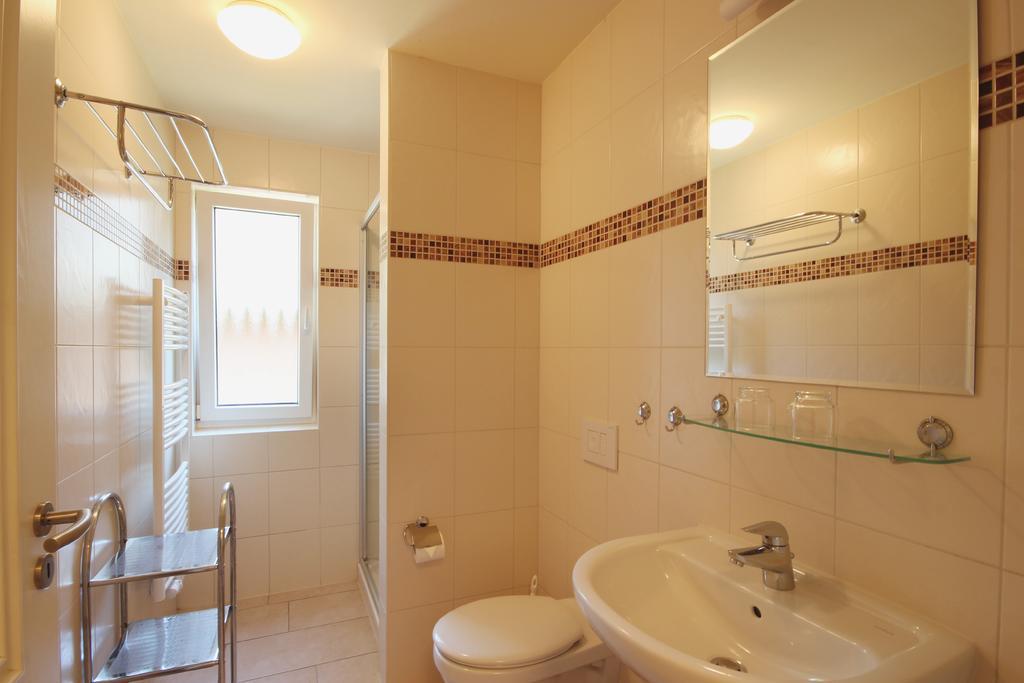 Apartmenthaus Hus Uebi By Rujana Binz Dış mekan fotoğraf